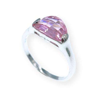 Stříbrný prstýnek s světle růžovým kamínkem velikost 57,5