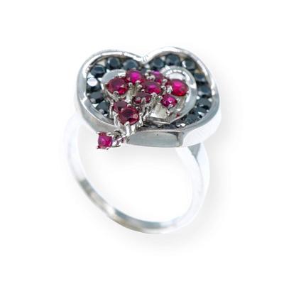 Stříbrný prstýnek srdíčko s růžovými a černými kamínky velikost 59,5