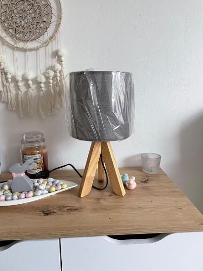 Elegantní stolní lampa s led žárovkou 4W