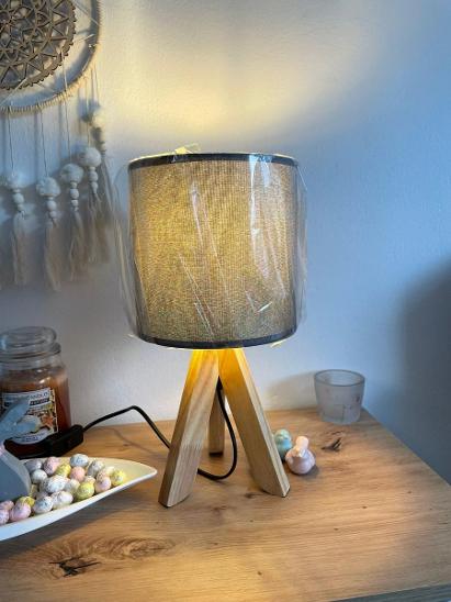 Elegantní stolní lampa s led žárovkou 4W