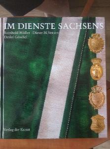 V službách Saska: K histórii jednotného služobného odevu 2001