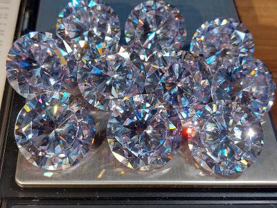 10 Laboratorních zirkonů,25mm,kval.AAAAA,991 karátů,synt. diamanty.