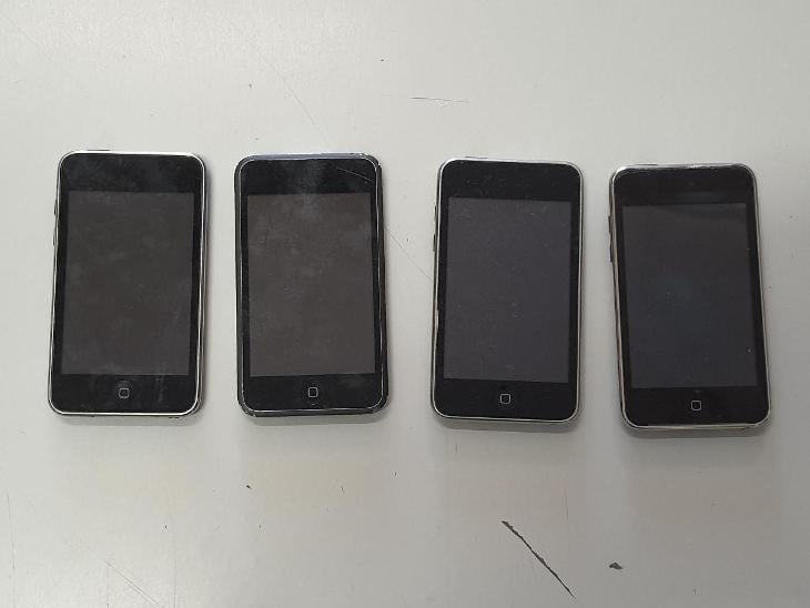 4x iPod Touch 2 a 3 generace 8GB  k opravě - Elektro