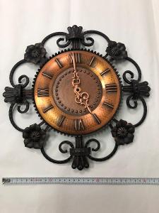 Nástěnné dekorativní hodiny měděné