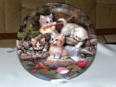 Sběratelský talíř - Kočky u rybníka
