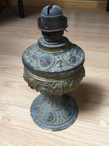 Nabízím starožitnou petrolejovou lampu - bez stínítka