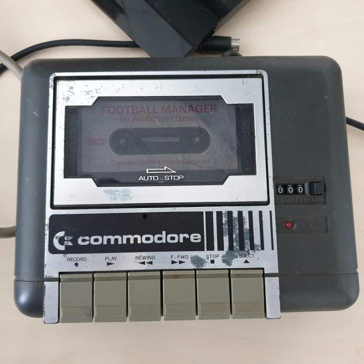 prehrávač Commodore Datassette pre C16 +4 funkčný hra - Počítače a hry