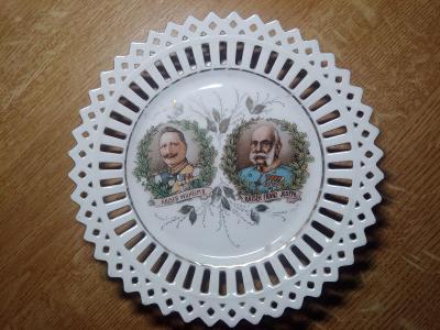 Starý porcelánový talíř -portrét císařů Vilém II. a František Josef I.