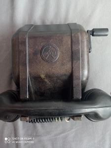Stari bakelitovi telefón z kličkou TESLA
