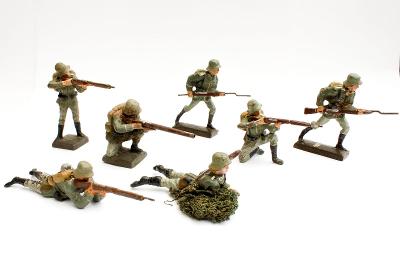 Starožitní vojáčci, figurky - Lineol, Elastolin, Durolin, útočící