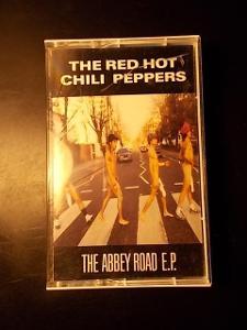 THE RED HOT CHILI PEPPERS ........ IMPORT USA ! / MC originál kaseta