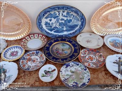 Stará porcelánová sbírka nástěnných talířů 17 kusů  