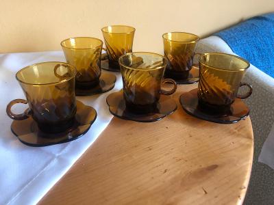 Skleněné šálky na kávu