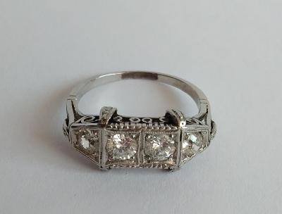 Platinový prsten s diamanty, 0,58 ct