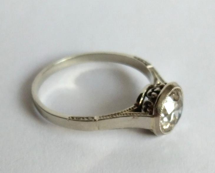 Zlatý art deco prsten se solitérním diamantem, 1,11 ct - Starožitné šperky