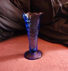 Retro odlévaná modrá váza