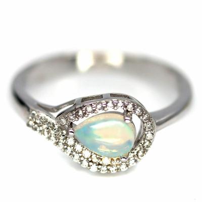 Přepychový prsten s přírodním duhovým opálem