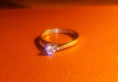 Briliantový zlatý prsten, kámen 0,20 ct, Au 14 kar., TOP stav. 
