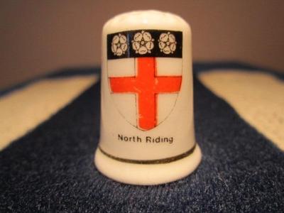 Sběratelský náprstek Anglie - North Riding, znak