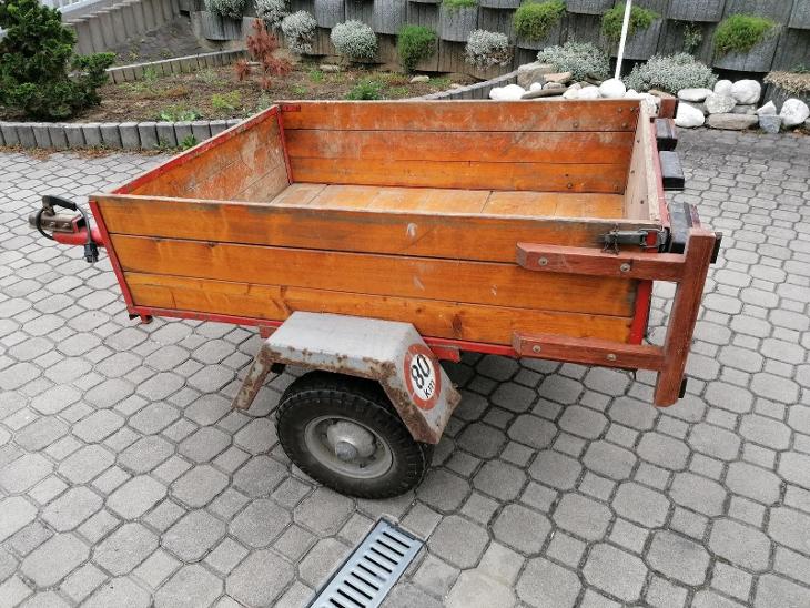 Přívěsný vozík za auto s dřevěnou korbou 130x100x32cm - Auto-moto