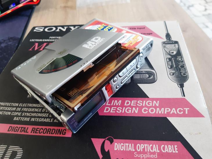 Nový a nepoužitý MD přehrávač Sony MZ-R37, orig, BOX s příslušenstvím! - TV, audio, video