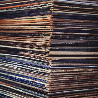 120 + kusů Vinylů (LP)
