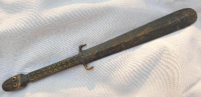 Asi 500 let STAROŽITNÝ KORDÍK,nůž,ŠAVLE, ZDOBENÝ ORNAMENTY a RYTINAMI.