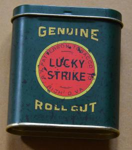 Stará plechová krabička na cigarety -  Lucky Strike  