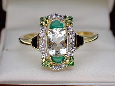 Luxusní prsten s drahými kameny