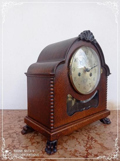 100 leté dřevěné zdobené krbové mechanické hodiny Kienzle Chipendale - Starožitnosti