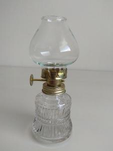 Starožitná petrolejová lampa 
