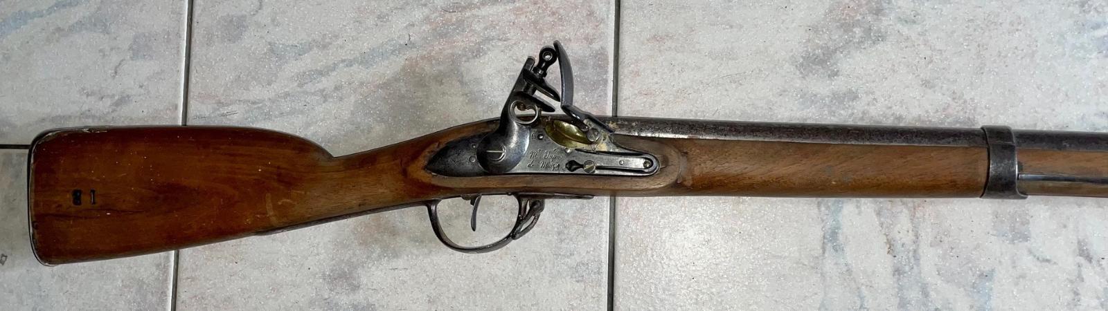 Francouzská křesadlová puška z období císaře Napoleona, s bodákem - Sběratelské zbraně
