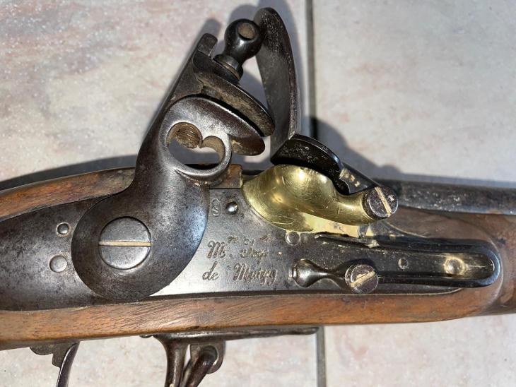 Francouzská křesadlová puška z období císaře Napoleona, s bodákem - Sběratelské zbraně