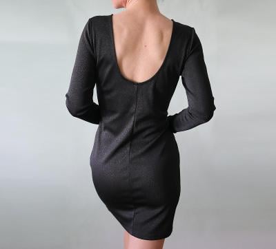 Minimalistické černé šaty s třpytem Divided vel.40