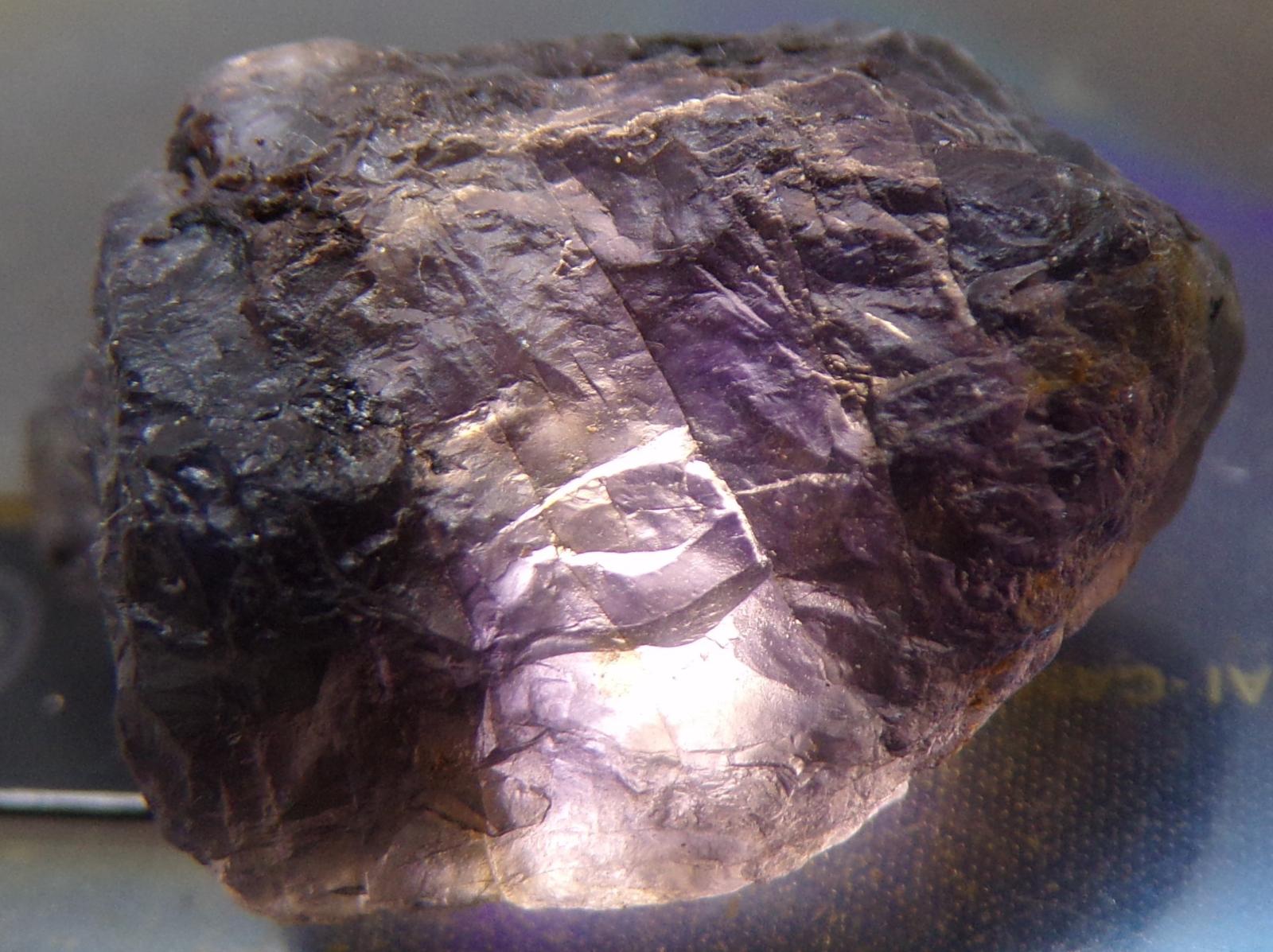 Lolit - Cordierit - XL Surový Drahokam - 9,33 g - Tanzanie - TOP - Minerály a skameneliny