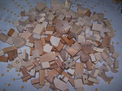 Dřevěné kostky přírodní mix 250 ks 