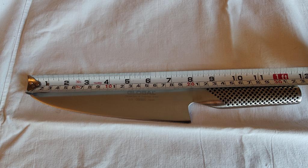 Japonský chef nůž G-2 CROMOVA 18 + ostřič nožů - značky Global - Vybavení do kuchyně
