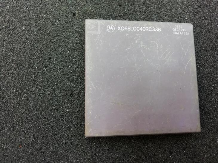 Procesor Motorola XC68LC040RC33B ve špatném stav | Aukro