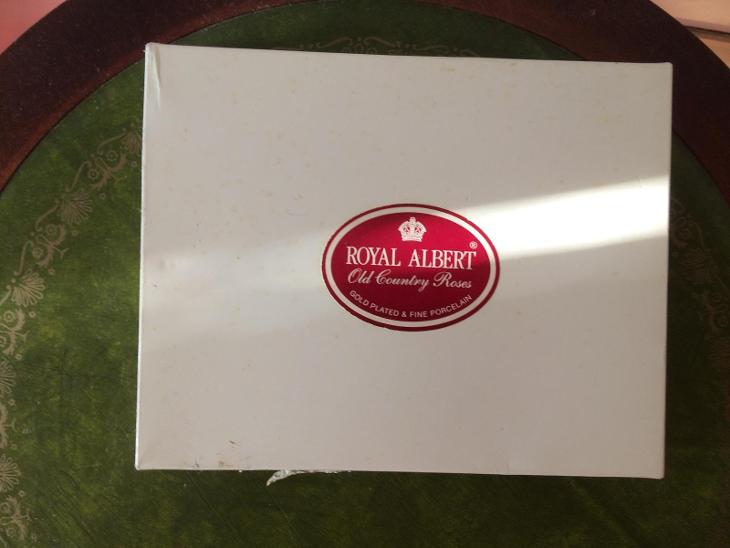 Anglická pozlacená dortová souprava Royal Albert - Sběratelství