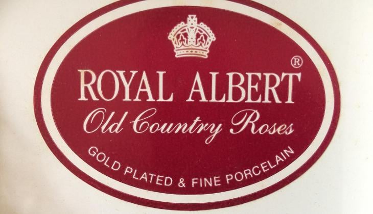 Anglická pozlacená dortová souprava Royal Albert - Sběratelství