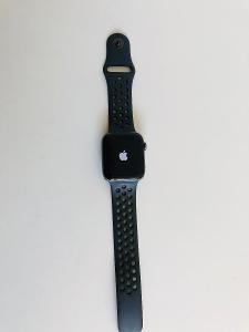 Apple Watch 4 series / 44mm / Space Gray 