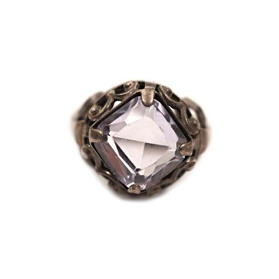 Stříbrný prsten s fialkovým kamenem - S 220520/24