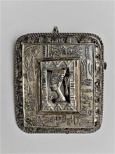Krásná starožitná stříbrná brož „ ART DECO“, s vyobrazením Faraona