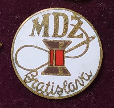 P123 Odznak textilní průmysl - MDŽ Bratislava - 1ks