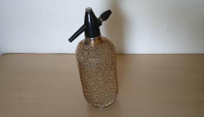 Stará tlaková láhev na výrobu sifonu