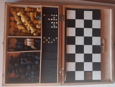 starožitná souprava deskových her - šachy dáma mlýn domino