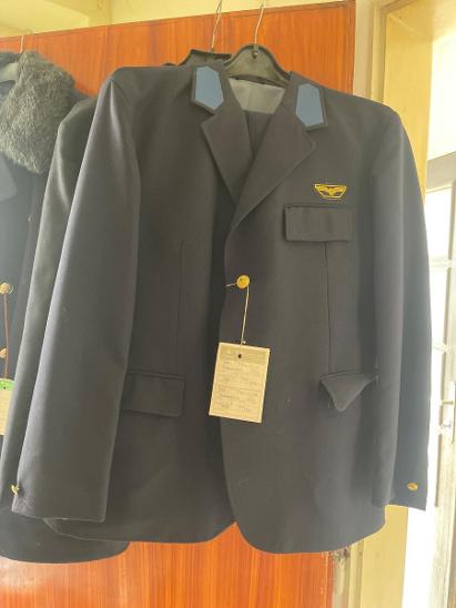 Železničářské uniformy (letní i zimní) 4 Ks 