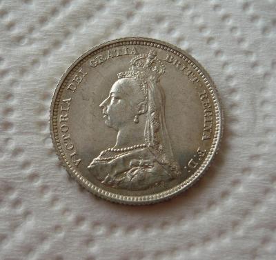 Anglie 1 Shilling 1887 typ s erbem. KM 761 stav R.Lesk.