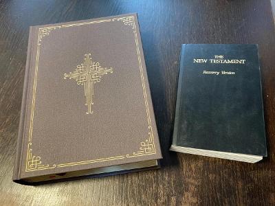 2 KNIHY - ANGLICKY - BIBLE - ANCIENT FAITH STUDY BIBLE + NEW TESTAMENT