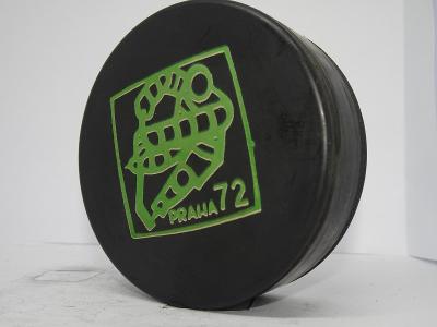 starý původní (HLADKÉ HRANY PUKU) hokejový puk HOKEJ MS 1972 PRAHA 